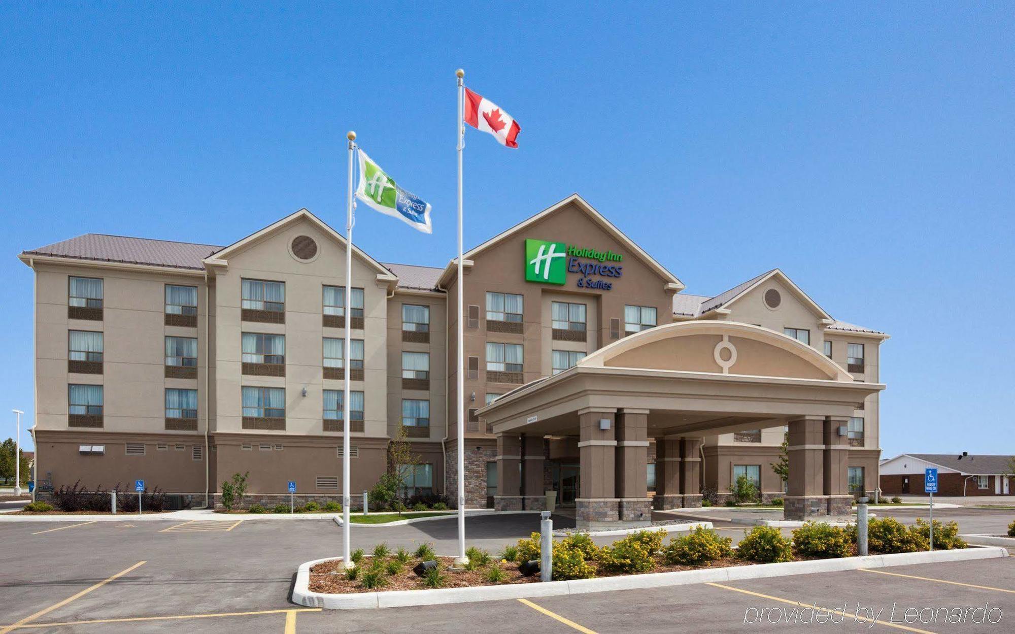 Holiday Inn Express & Suites New Liskeard Exteriör bild
