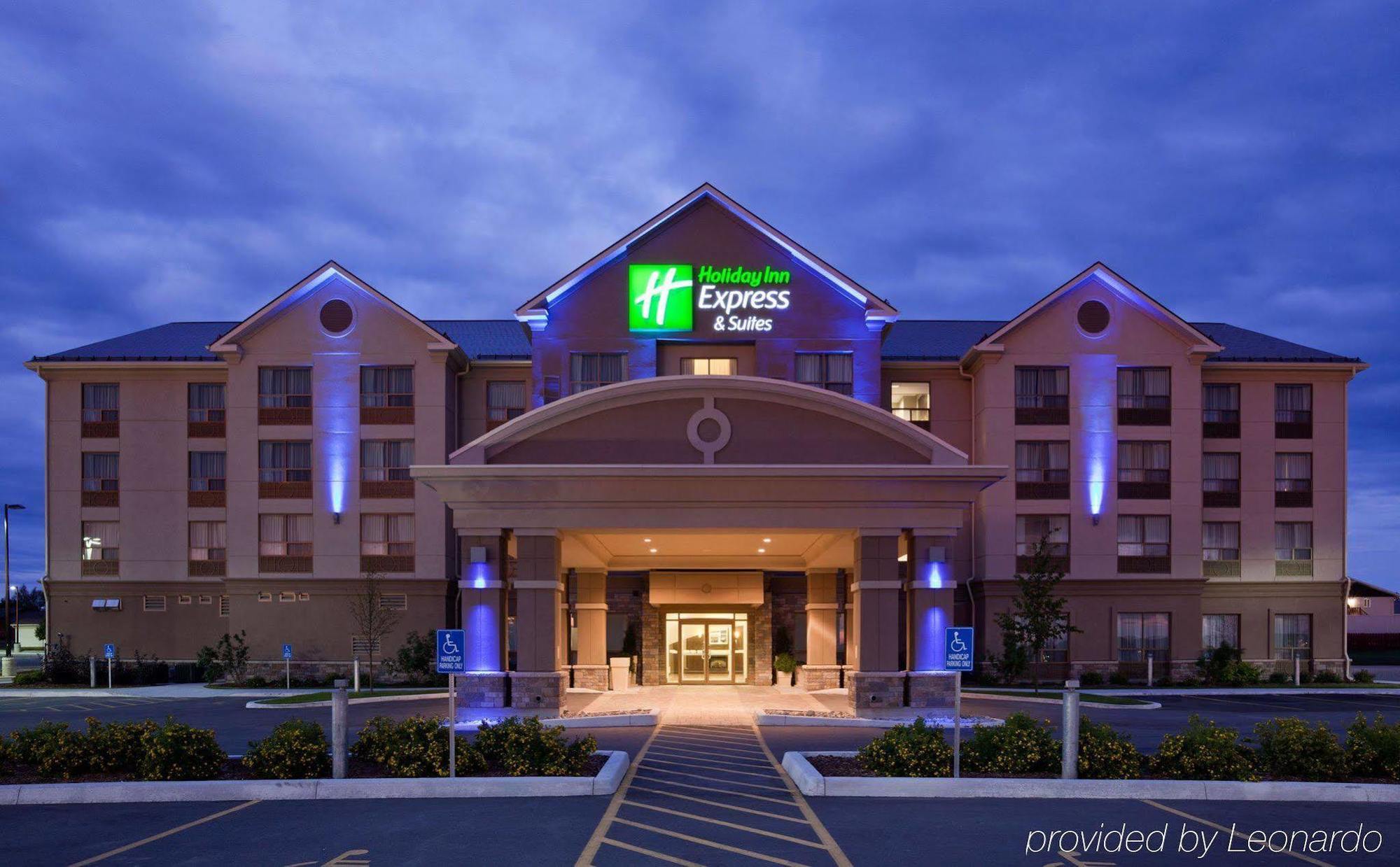 Holiday Inn Express & Suites New Liskeard Exteriör bild